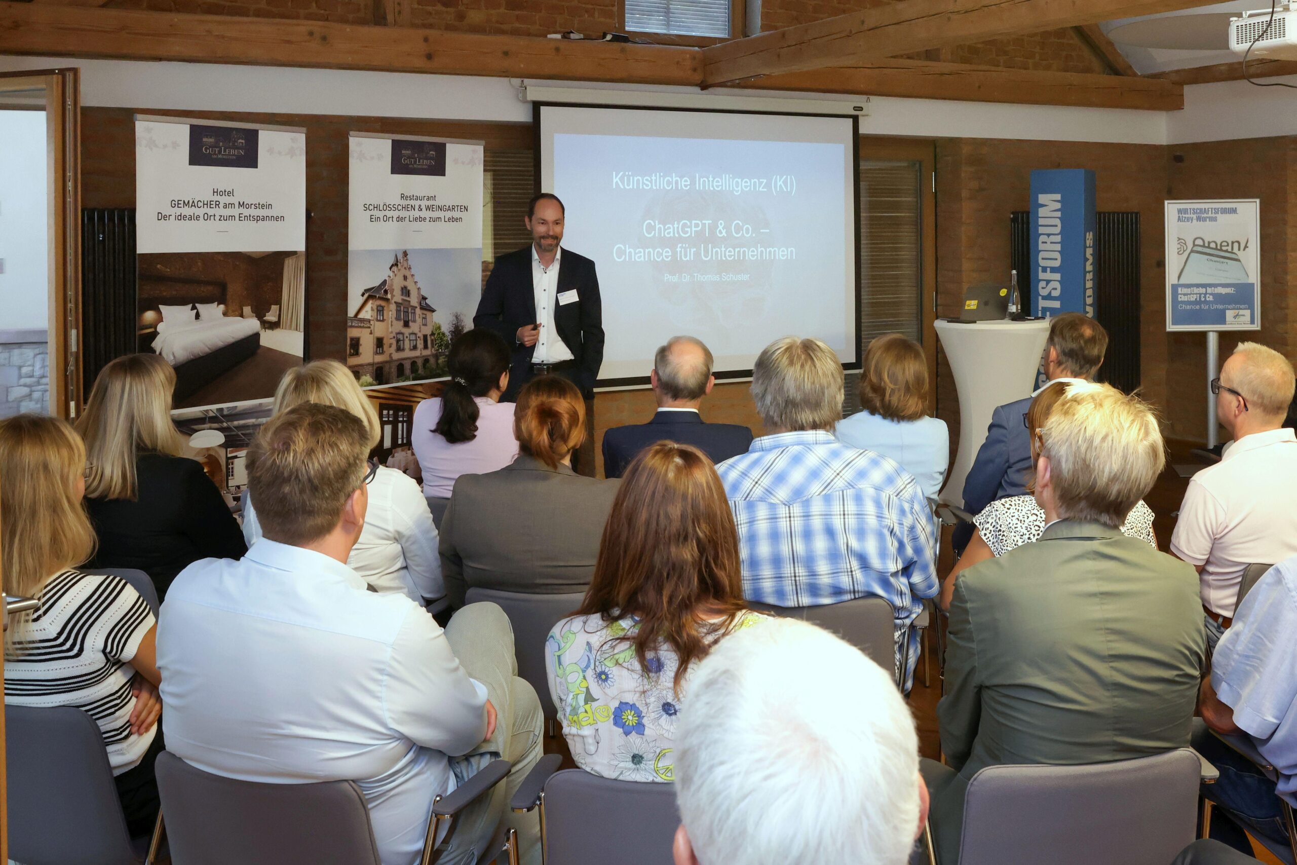 Thomas Schuster beim Wirtschaftsforum Alzey-Worms Thomas Schuster beim Wirtschaftsforum Alzey-Worms - Fotonachweis: Alexander Sell / WfG Alzey-Worms